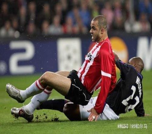 后衛(wèi)線上的重炮手，豪門專業(yè)戶，24歲登陸五大聯(lián)賽，34歲因傷退役