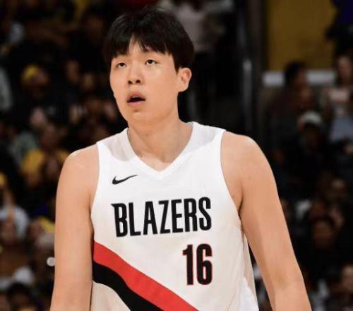 楊瀚森復(fù)出重獲機(jī)會：命中生涯第2記三分外線合計(jì)18中2