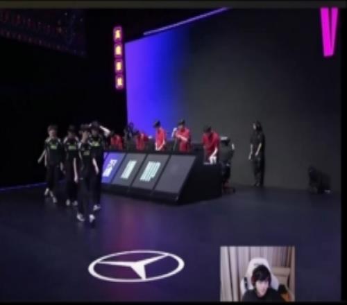 Lwx：這霞不是正常人顫抖吧登峰組，我B神回來了！