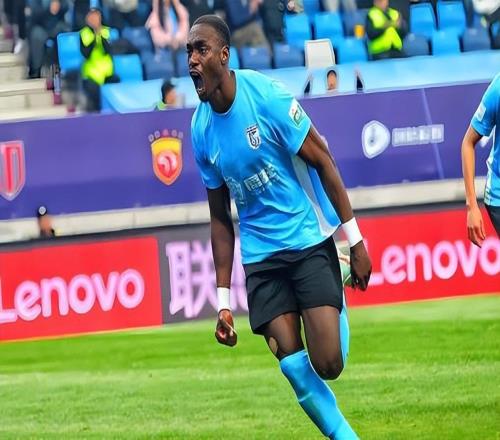 成都蓉城外援中衛(wèi)補強人選推薦，昔日國安主力值得考慮，引發(fā)熱議