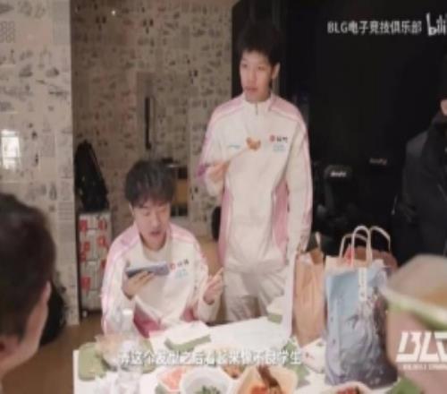 Daeny看ON新發(fā)型：你這個(gè)頭發(fā)剪得像不良學(xué)生