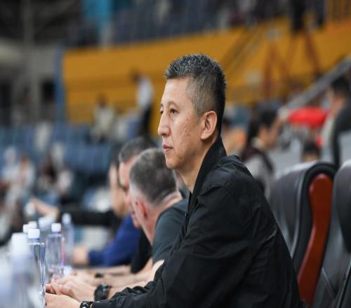 李凱爾回歸倒計(jì)時曝男籃歸化布朗概率不大放棄美籍稅太高