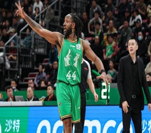 30分慘敗后再狂輸16分！遼籃賽后疑似內(nèi)訌：楊鳴離下課不遠了