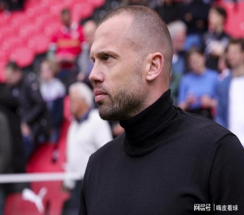 官宣！歐洲豪門主帥下課，曼聯(lián)兩名冠軍主帥，有望下輪歐冠碰面