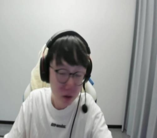 Mlxg：烏茲他自己不都辟謠了嗎他去IG比GALA更好我不覺得！