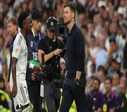 卡馬喬：維尼修斯國家德比被換下有情緒正常，5分鐘就沒事了