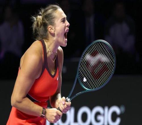 四人狂歡唯有薩巴倫卡一人落寞，網(wǎng)友：球后2025賽季一紀(jì)錄更炫目