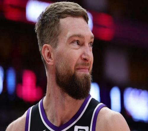 頂級中鋒來(lái)了！名記爆料，國王將交易小薩博尼斯