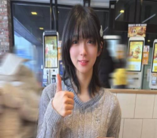 Faker的影響力！日本聲優(yōu)麥當(dāng)勞就餐曬同款標(biāo)志性動作