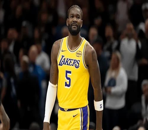 湖人建隊(duì)太奇葩！艾頓軟貨，其余配角攻守不兼?zhèn)洌嫜a(bǔ)存多個混子