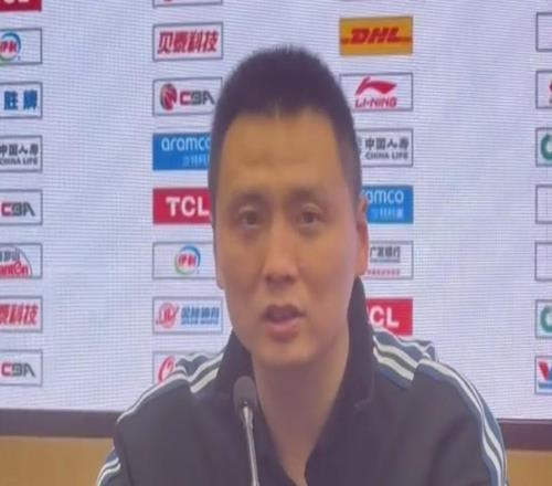 盧偉：勝利獻(xiàn)給壽星王哲林古德溫瞞著我吃止痛藥上場(chǎng)讓我很感動(dòng)