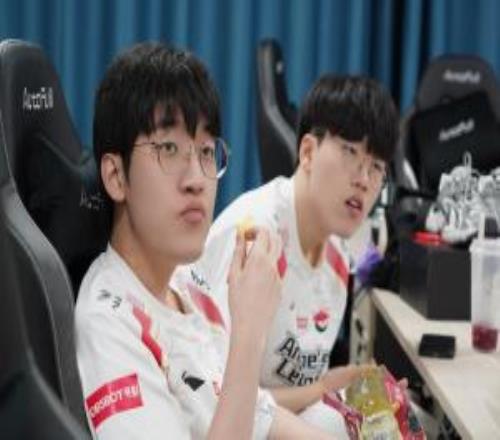 這是好事啊！韓網(wǎng)爆料HLE考慮無法補強Tarzan、Keal兩人已經(jīng)續(xù)約Zeus合同到期