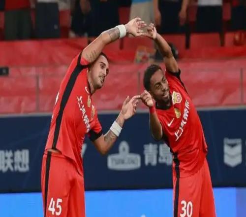 中超冬窗格局：3強(qiáng)攪動(dòng)轉(zhuǎn)會(huì)市場(chǎng)，李金羽成大贏家！傳統(tǒng)豪門沉寂