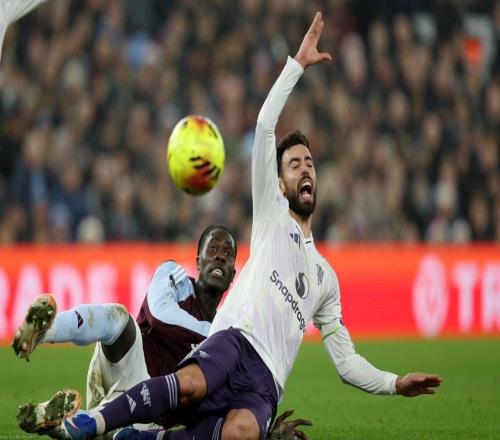 記者：B費(fèi)可能缺陣一個(gè)月，曼聯(lián)沒排除冬窗簽新中場(chǎng)的可能性