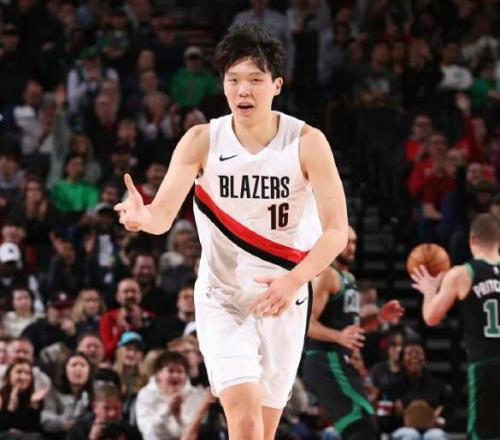 3分3籃板2助攻，楊瀚森獲斯普利特稱贊：他知道自己應該做什么！