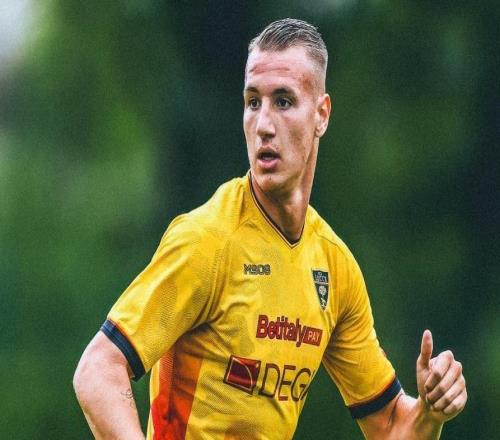 萊切主帥：卡馬爾達(dá)對失點感到失望，我們需要為他加油