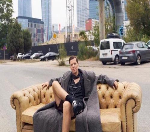 什琴斯尼自曝更衣室抽煙，順便安慰了巴薩小將