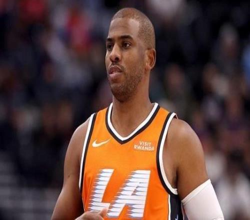 曝快船將與保羅和其經(jīng)紀(jì)團(tuán)隊合作進(jìn)行為其尋找下家