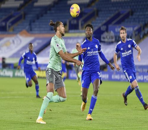 talkSPORT：勒溫與紐卡進(jìn)行了新的談判曼聯(lián)也有意這名前鋒