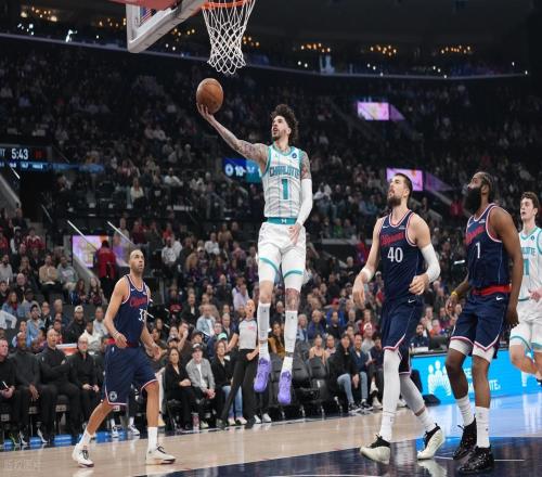 超越奧尼爾！哈登得分歷史第9！出來見上帝！小卡35+5+3打爆黃蜂