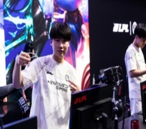生涯第四次晉級(jí)S賽！Wei此前2次隨隊(duì)RNG八強(qiáng)隨隊(duì)BLG替補(bǔ)亞軍