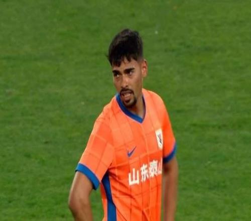 馬德魯加留隊(duì)不穩(wěn)，泰山補(bǔ)2位置可爭(zhēng)冠韓鵬不是名義主帥B隊(duì)重組