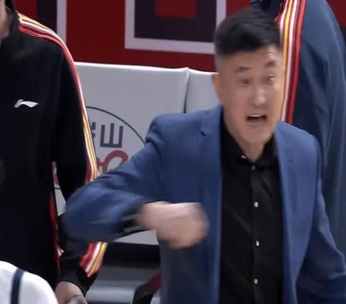 事情鬧大！籃協(xié)出馬處理廣東“冤案”，裁判4錯(cuò)判，迪亞洛太狠！