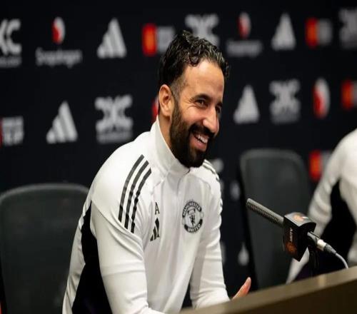 TA：阿莫林發(fā)布會言論過于“坦誠”，這也成為其下課的導(dǎo)火索