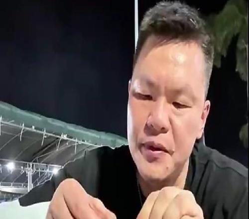 朱芳雨王治郅是我認(rèn)識(shí)唯一沒有微信的人請(qǐng)我們吃飯都是刷信用卡