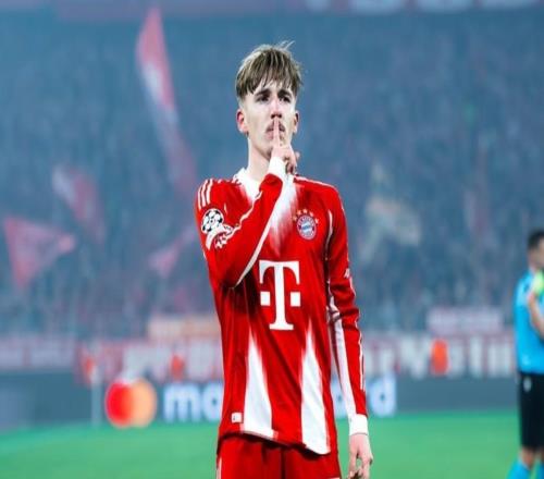 被孔帕尼細(xì)心呵護(hù)，卻公開“打臉”拜仁，17歲天才小將怎么想的