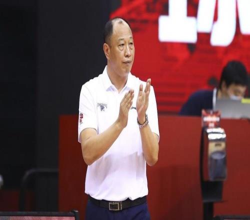 崔萬(wàn)軍：相信在各方努力下遼寧女籃重塑輝煌的日子很快會(huì)到來(lái)