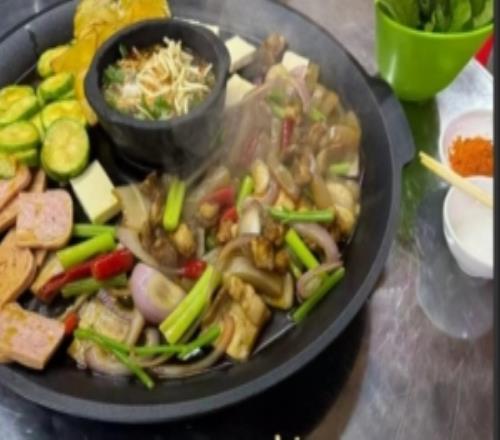 369、creme送上元旦祝福：新的一年吃好喝好，天天開(kāi)心