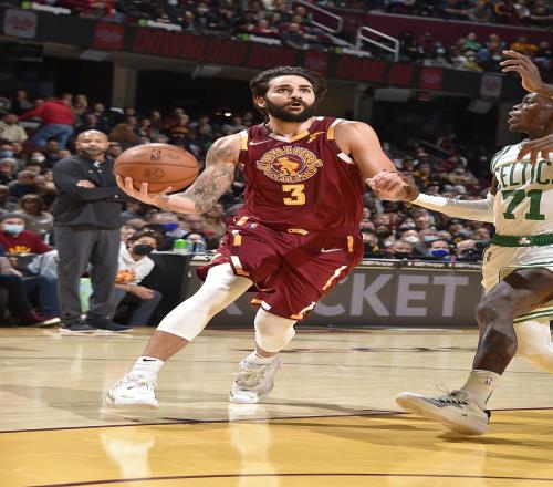 去年從NBA退役34歲盧比奧：我能走到今天是因?yàn)槟銈兘o的助攻