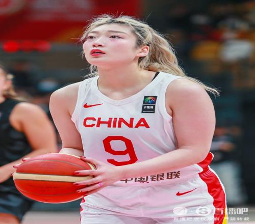 媒體人：李夢缺席亞洲杯對中國女籃是不小的損失希望她早日康復
