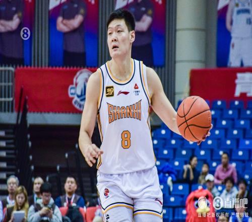 主攻手！张宁半场13中5砍下15分3助三分9中3