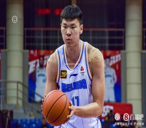不太行！范子铭10中5拿到10分3板出现2失误5犯规