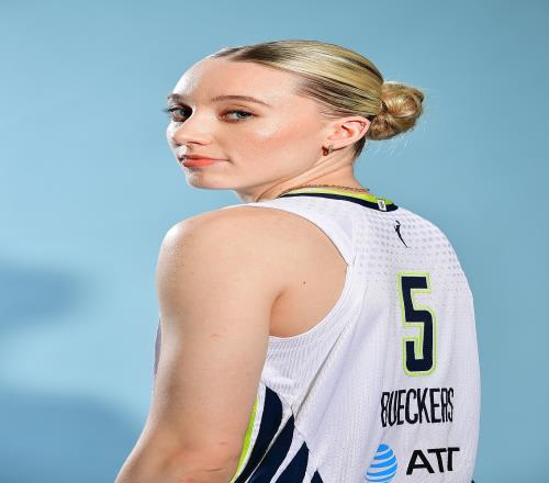 WNBA狀元佩奇迎季前賽首秀強突挑籃拿下生涯首分！