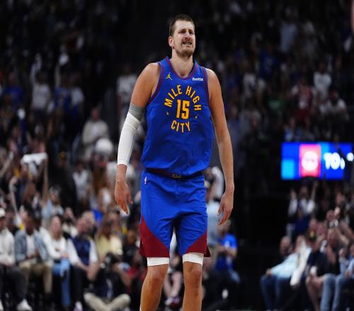 約基奇單場三分10中0外加8失誤NBA歷史任意比賽首人