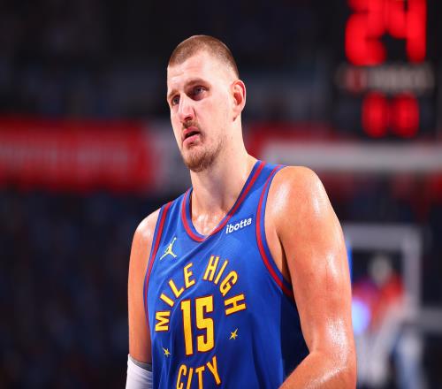 約基奇單個系列賽有多次單場至少40分15板5助NBA歷史首人