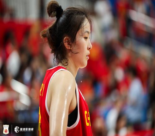 漸入佳境女籃姑娘第三節(jié)轟出3719攻擊波三節(jié)戰(zhàn)罷領(lǐng)先47分