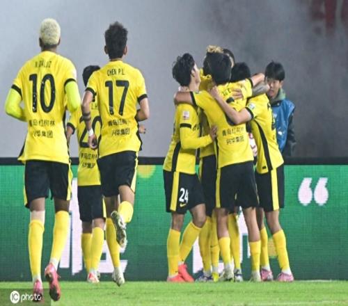 中超：成都蓉城絕平西海岸！錯失登頂良機，戴維森、費利佩各2球