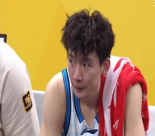 新疆男籃又大比分輸球，原來不是劉煒水平差，而是球員能力真不行