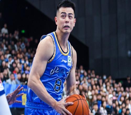 晚節(jié)不保！正面數(shù)據(jù)全掛0+2失誤4犯，球迷：你還是老實(shí)打潛力賽吧