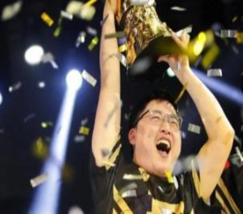 黑子說話！愛笑：Uzi被韓國人尊敬就是因為他打服了韓國人