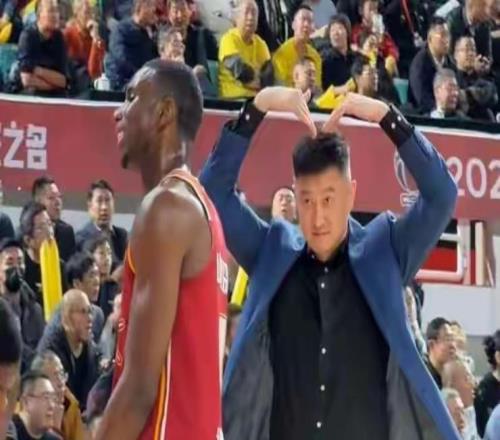 CBA最新排名更新，廣東隊(duì)?wèi)K勝多人被打，冠軍球隊(duì)七連敗太丟人