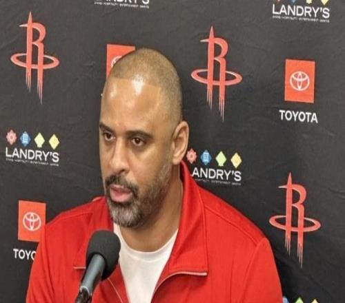 火箭對陣馬刺！場均12+6前鋒火線復(fù)出，卻無緣首發(fā)！內(nèi)外2老缺陣