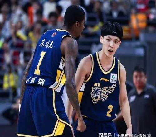 隨著廣東6連勝，天津終結(jié)不勝尷尬敗，CBA一夜瘋狂，最新排名如下