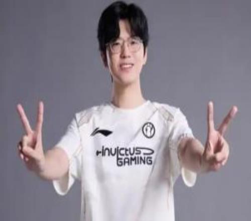 已经找到队了iG官宣jiejie离队文案写道：期待未来成为对手的你