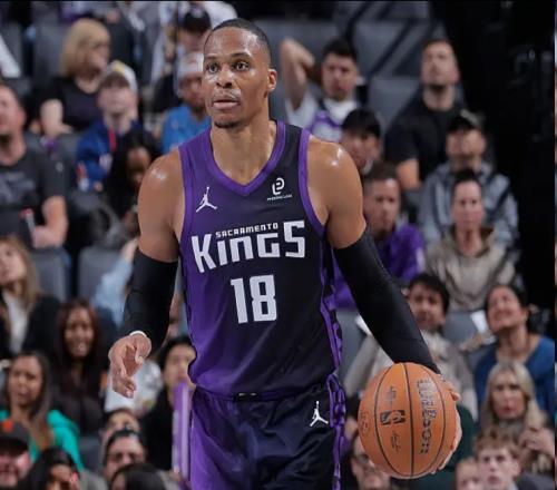 威少連續(xù)三場(chǎng)20+分要追溯到兩年半前！隊(duì)記盛贊：全明星級(jí)別表現(xiàn)