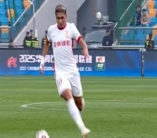 里程碑，亞泰前鋒艾菲爾丁俱樂部賽事已出戰(zhàn)100場